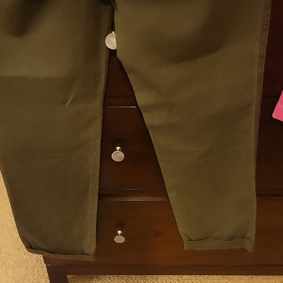 AG Adriano Goldschmied Olive Cropped Pants - Picture 6 of 11